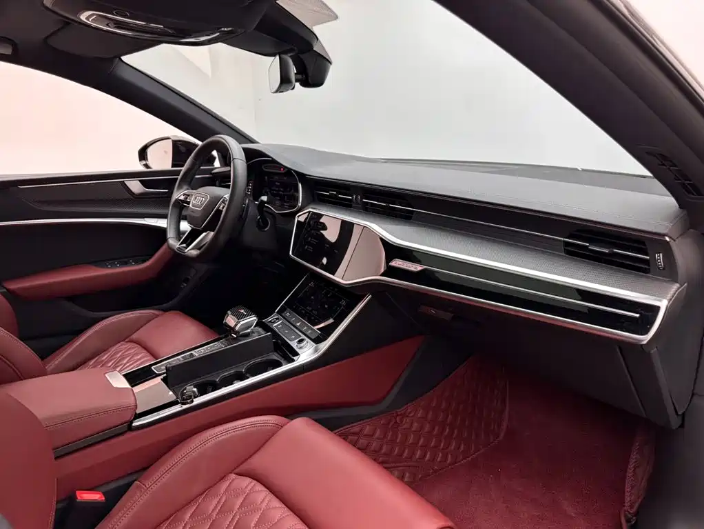 Фото 11 - Audi A7L