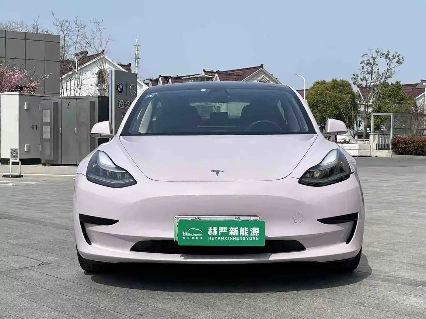 TESLA MODEL 3