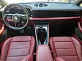 Photo 8 - Porsche Macan EV