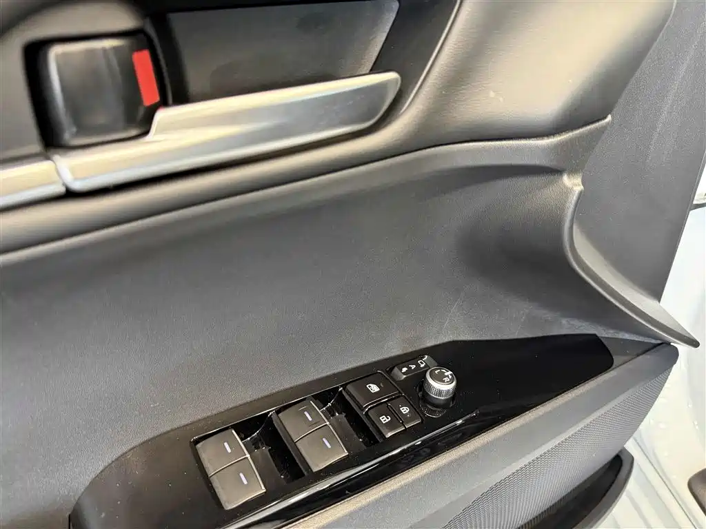 Toyota Camry 2024 Hybrid 2.0HGVP Luxury Edition фото 18