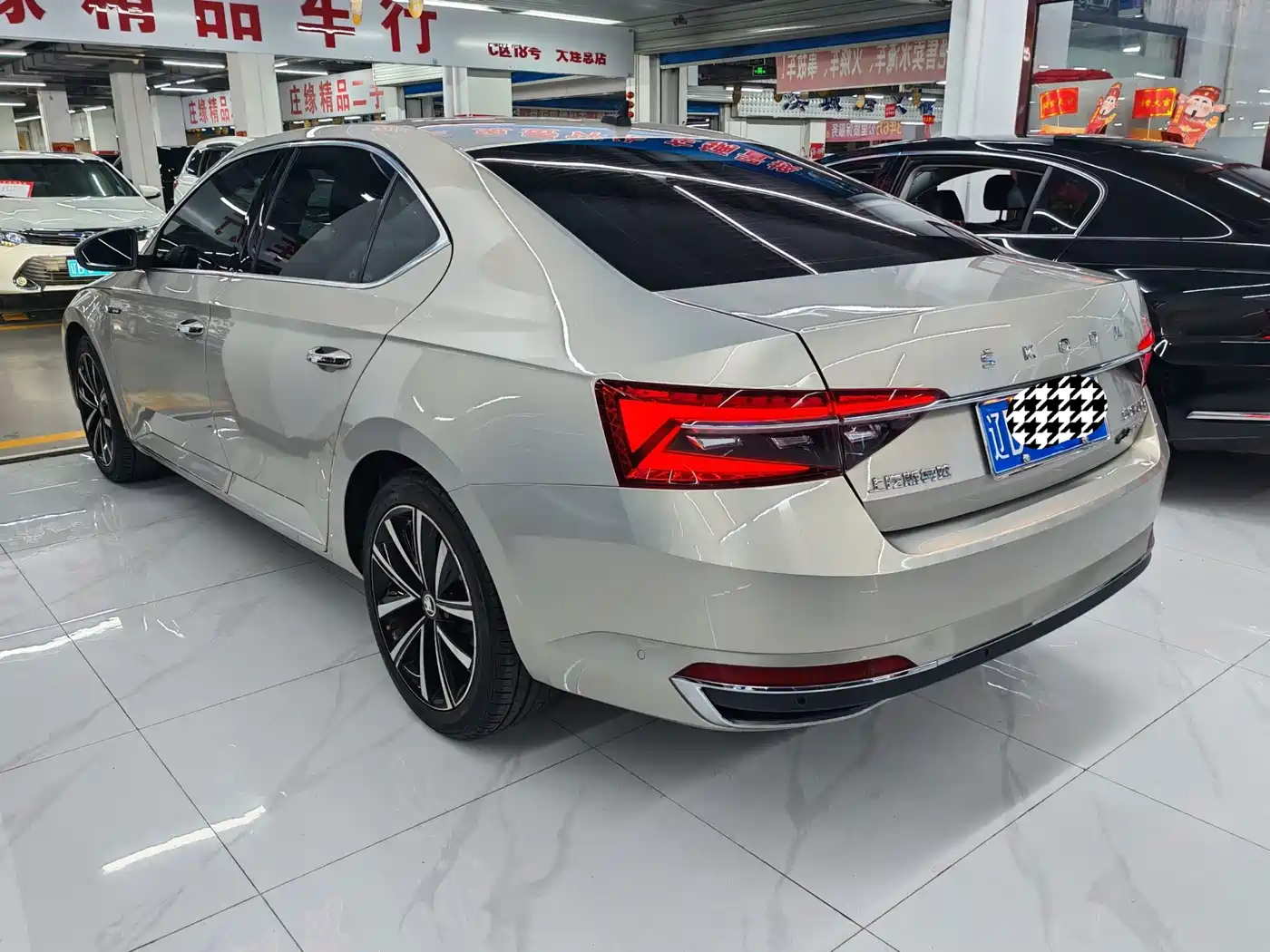 صورة 4 - Škoda Superb