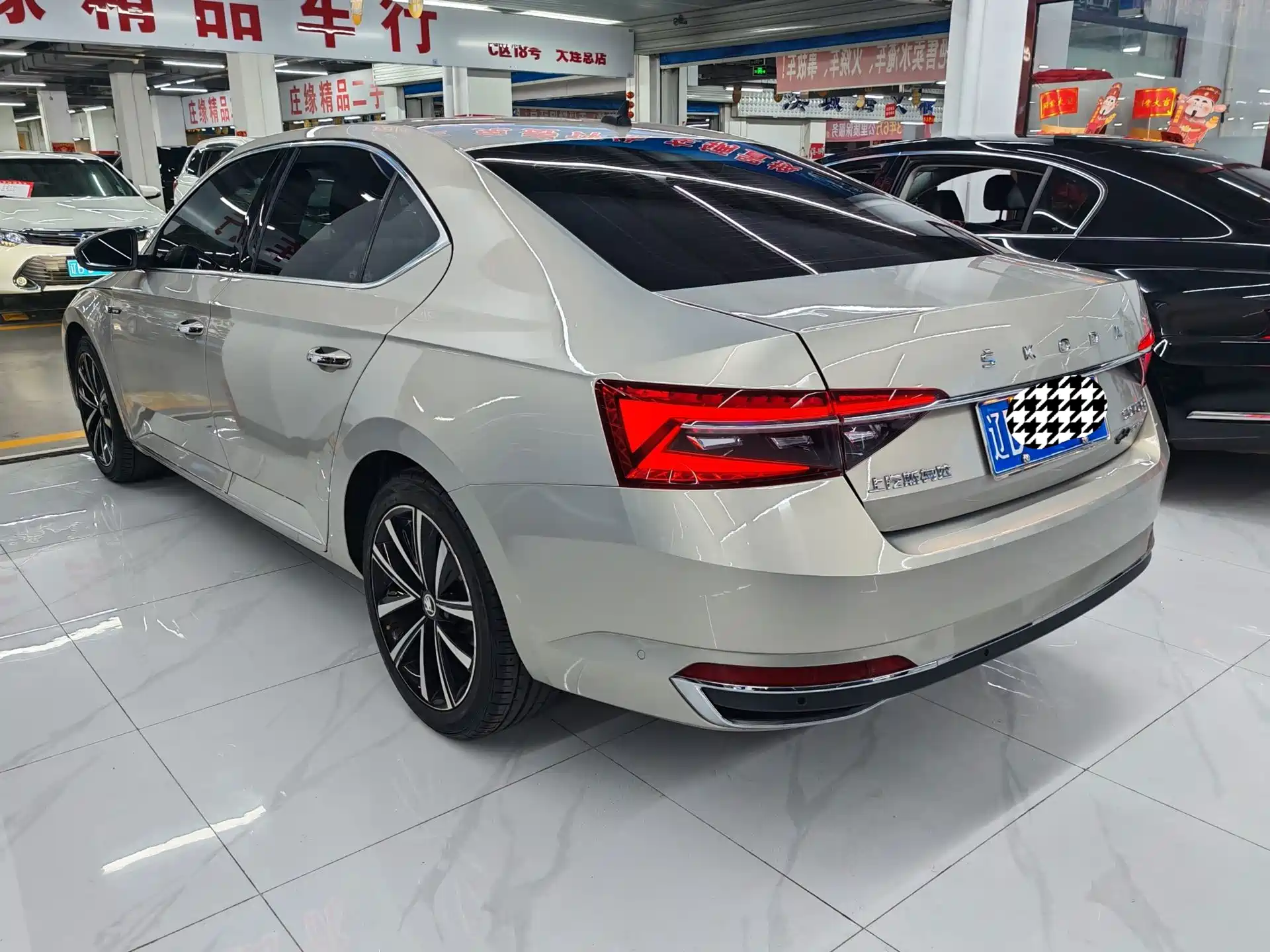 صورة 4 - Škoda Superb