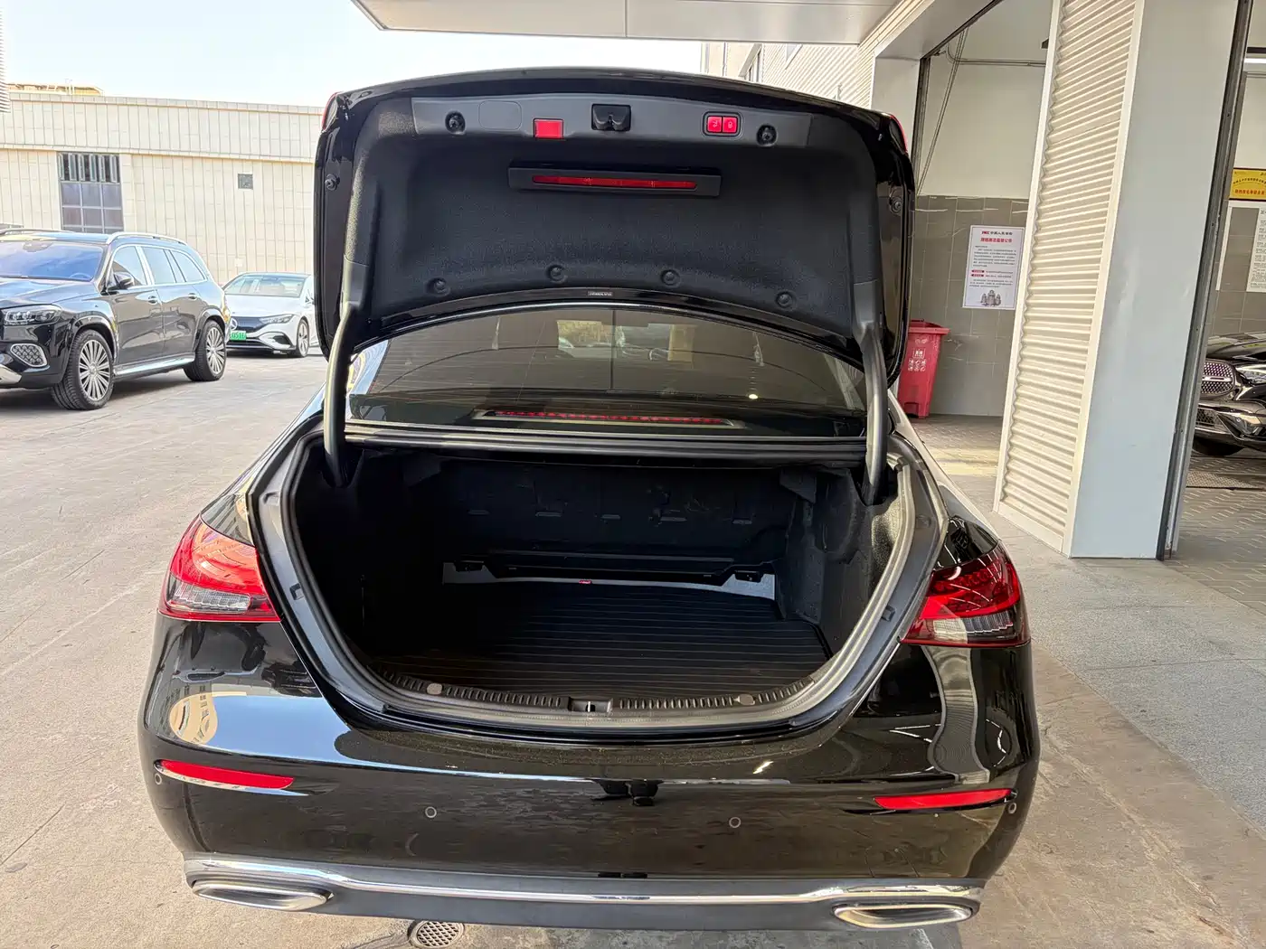 Mercedes-Benz E-Class 2022 E 300 L Luxury фото 12