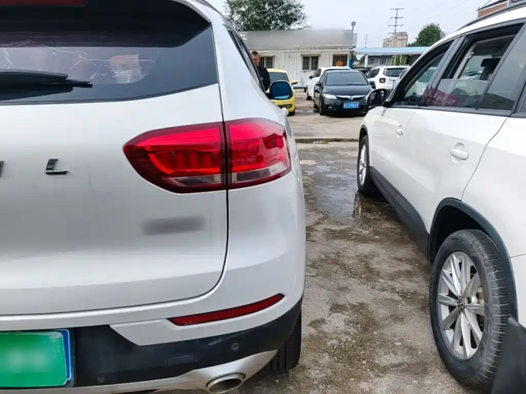 Photo 8 - Haval H2s