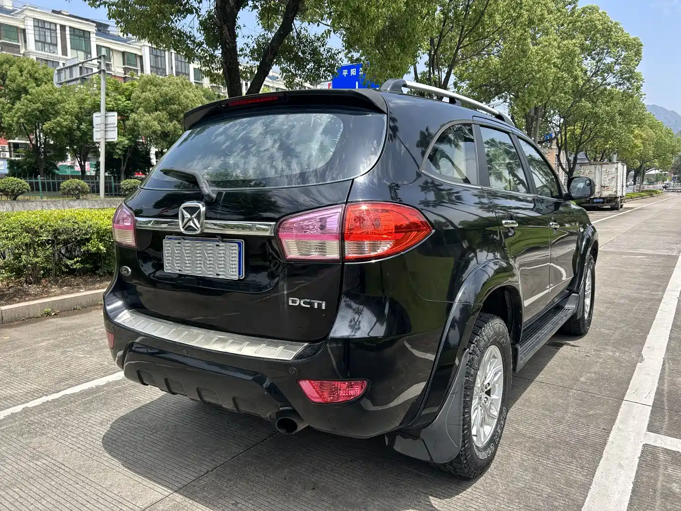 Jiangling Yusheng S350 2014 2013 2.4T Manual 2WD Diesel Luxury 5-Seater