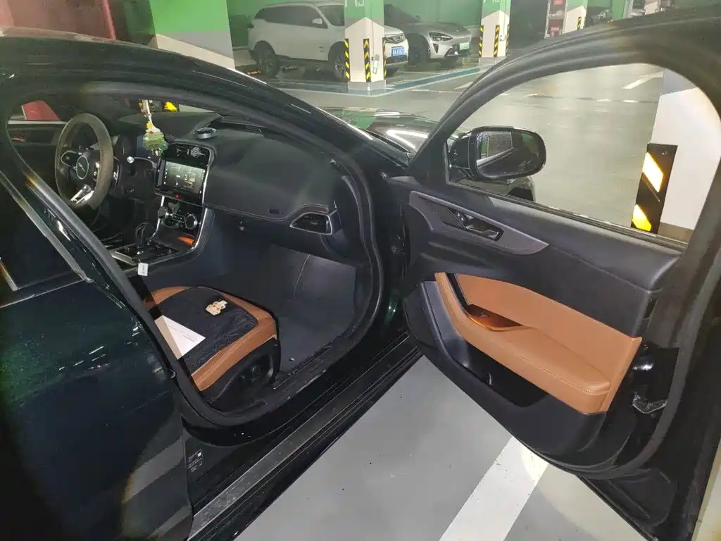 Фото 20 - Jaguar XEL