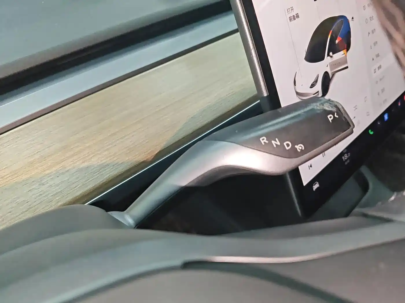 Фото 9 - Tesla Model 3