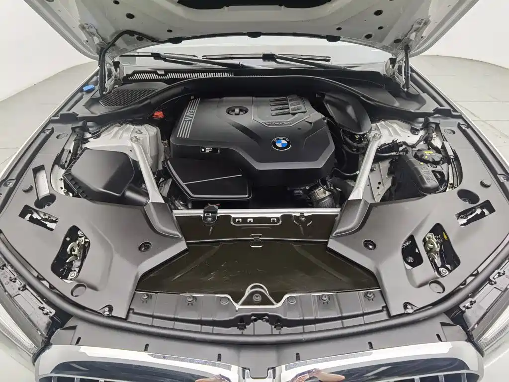 Photo 6 - BMW 5 Series