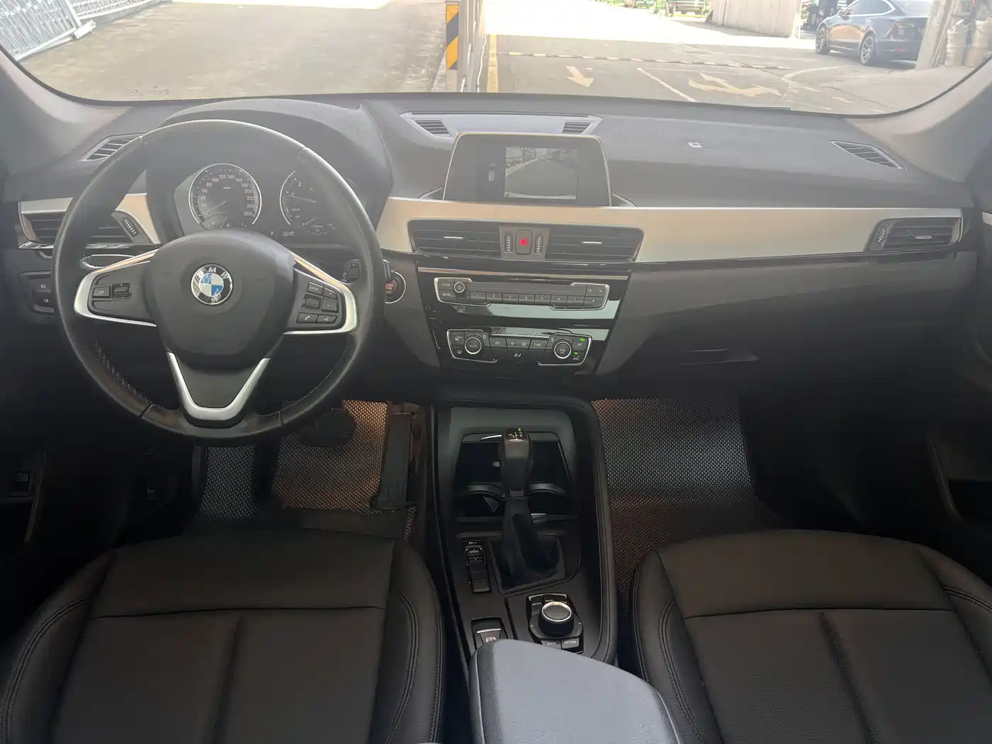 BMW X1 2019 sDrive20Li Leading Model фото 9