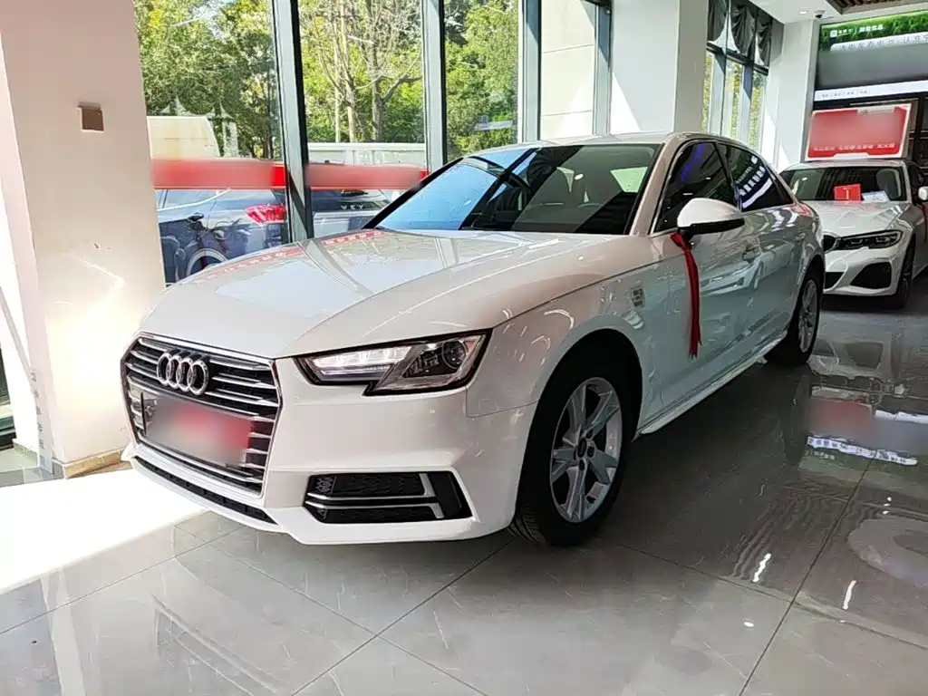 Фото 1 - Audi A4L