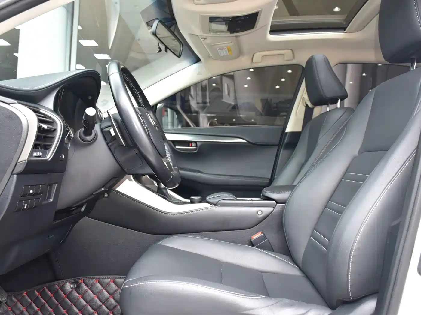 Фото 6 - Lexus NX