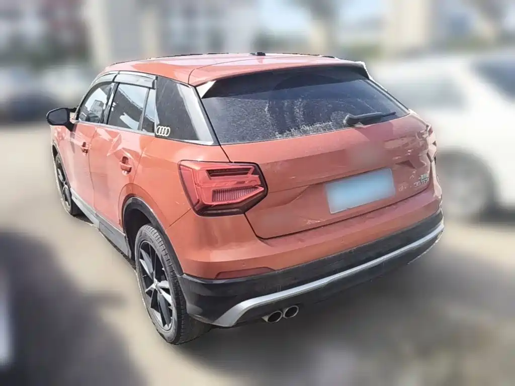 Photo 7 - Audi Q2L