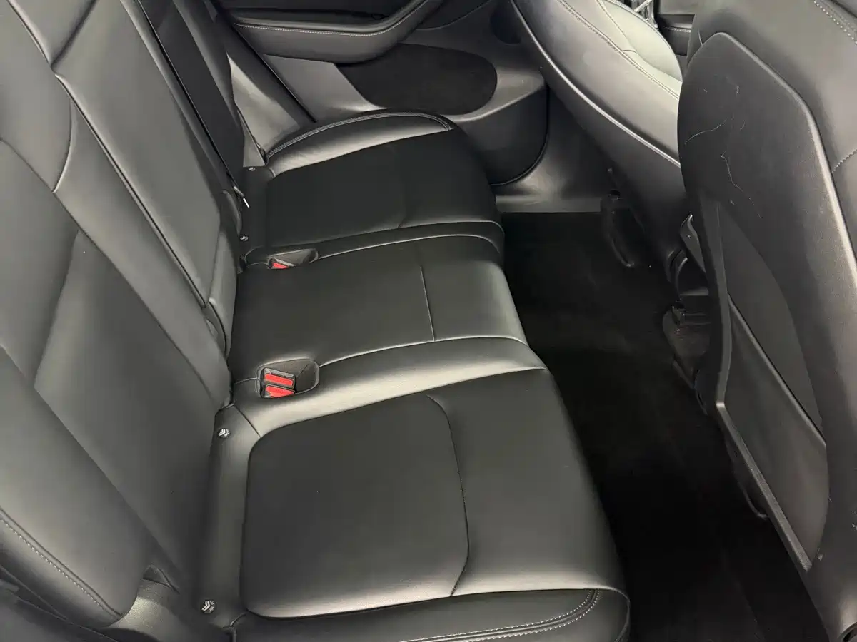 Фото 15 - Tesla Model Y