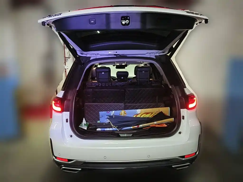 Photo 5 - Changan CS95