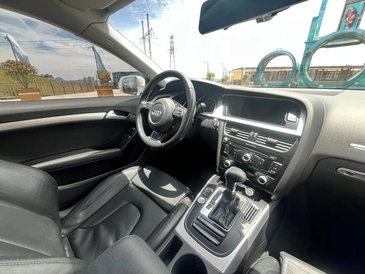 Photo 6 - Audi A5 (Import)