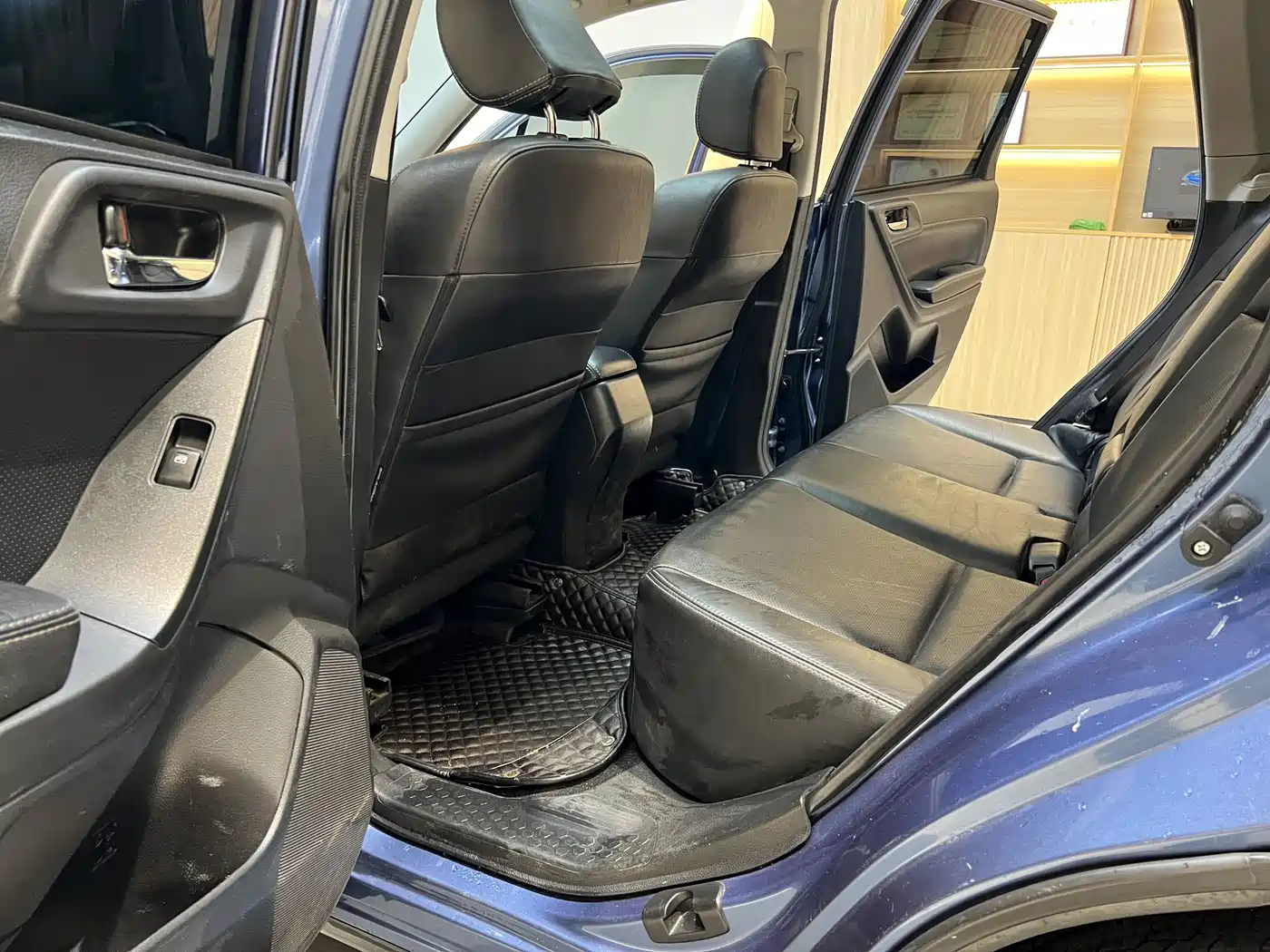 Subaru Forester 2013 2.5i Automatic Luxury Edition фото 13