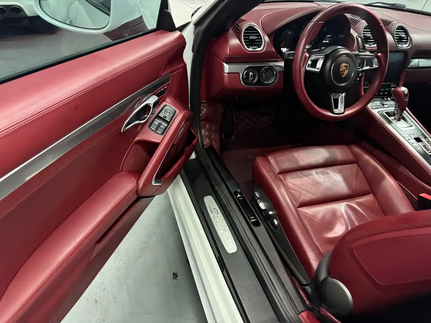 Porsche 718 2016 Boxster 2.0T фото 12