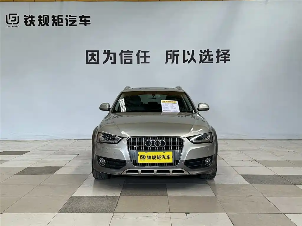 Audi A4 (Import) 2013 40 TFSI allroad quattro Luxury фото 2