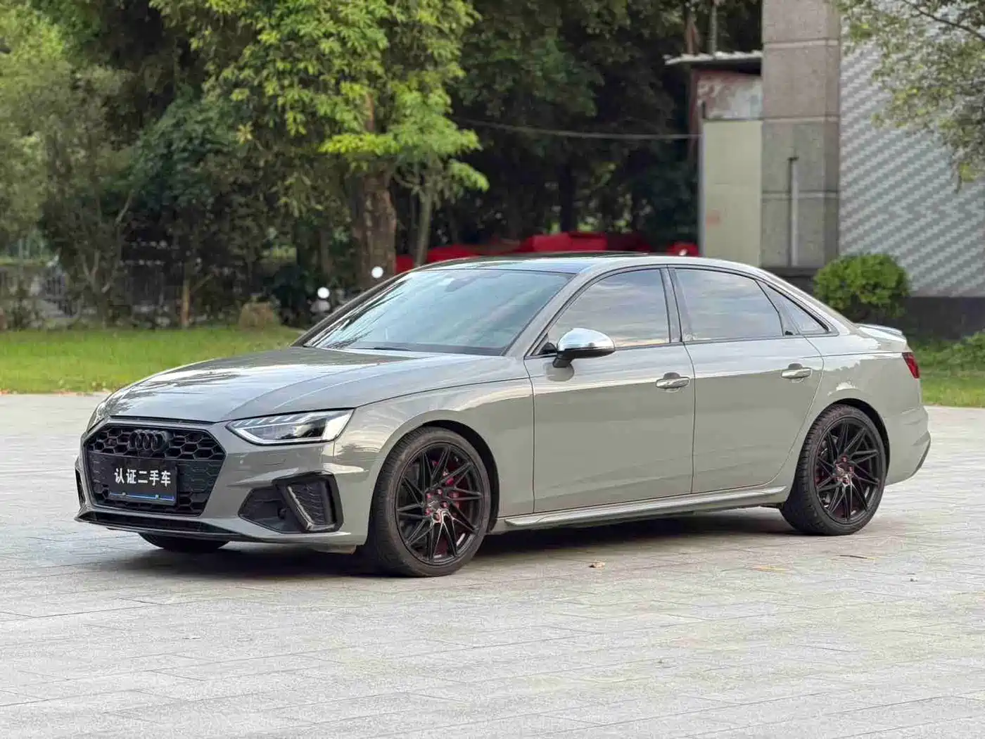 Фото 1 - Audi S4
