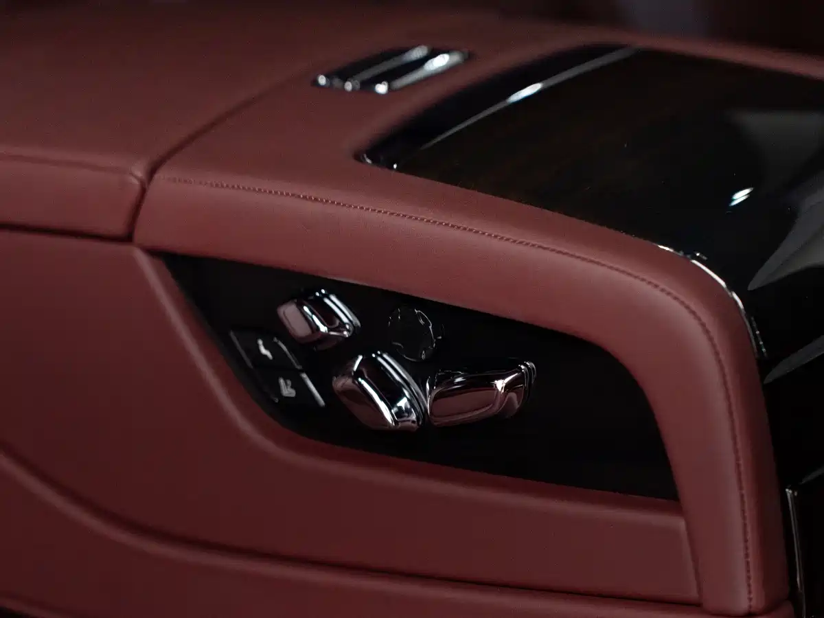 Фото 19 - Rolls-Royce Phantom