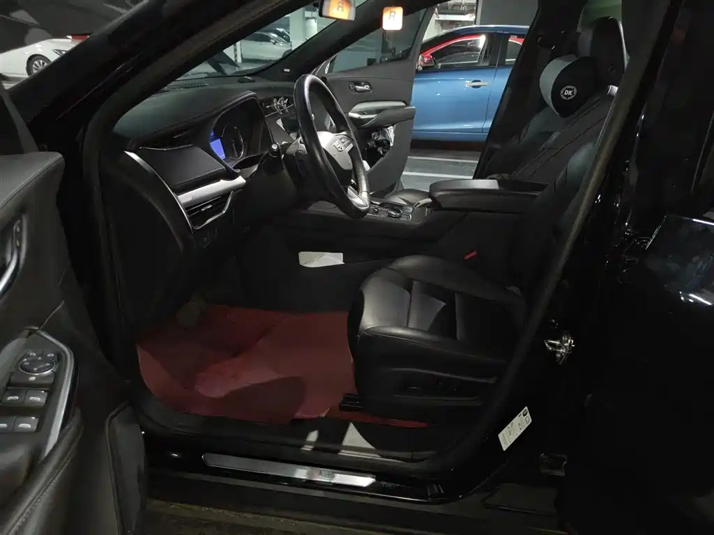 Cadillac XT4 2021 28T FWD Premium Edition фото 8