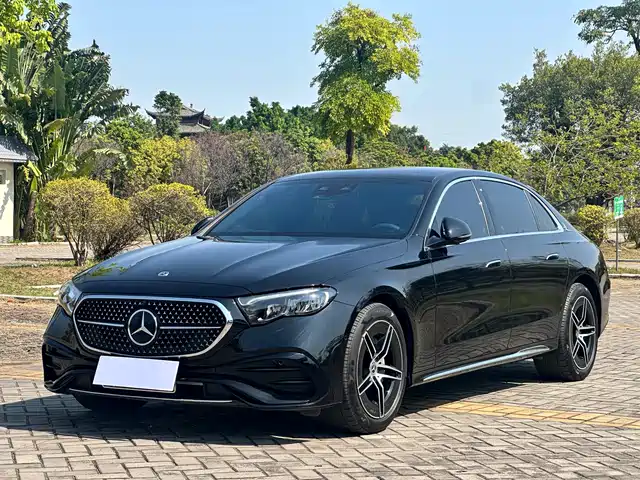 MERCEDES-BENZ E CLASS