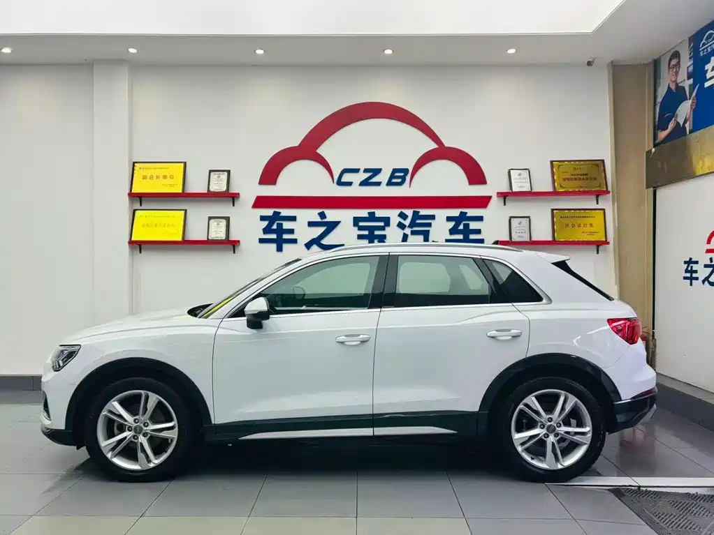 Фото 4 - Audi Q3