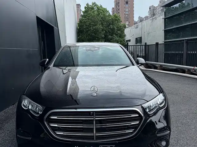 Mercedes-Benz E-Class 2025 E 300 L Luxury — фото 2
