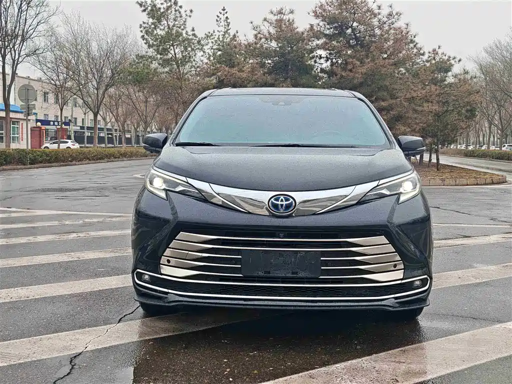 Toyota Sienna 2021 2.5L Hybrid Comfort Edition фото 22
