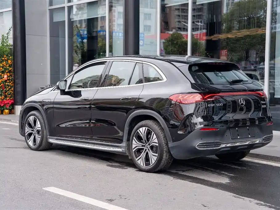 MERCEDES-BENZ EQE SUV