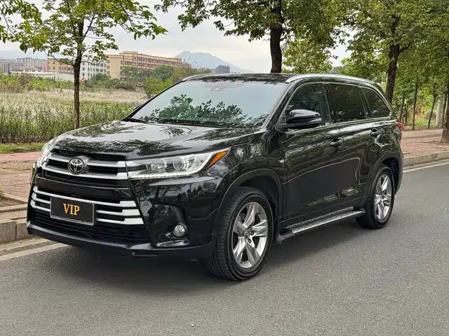 TOYOTA HIGHLANDER