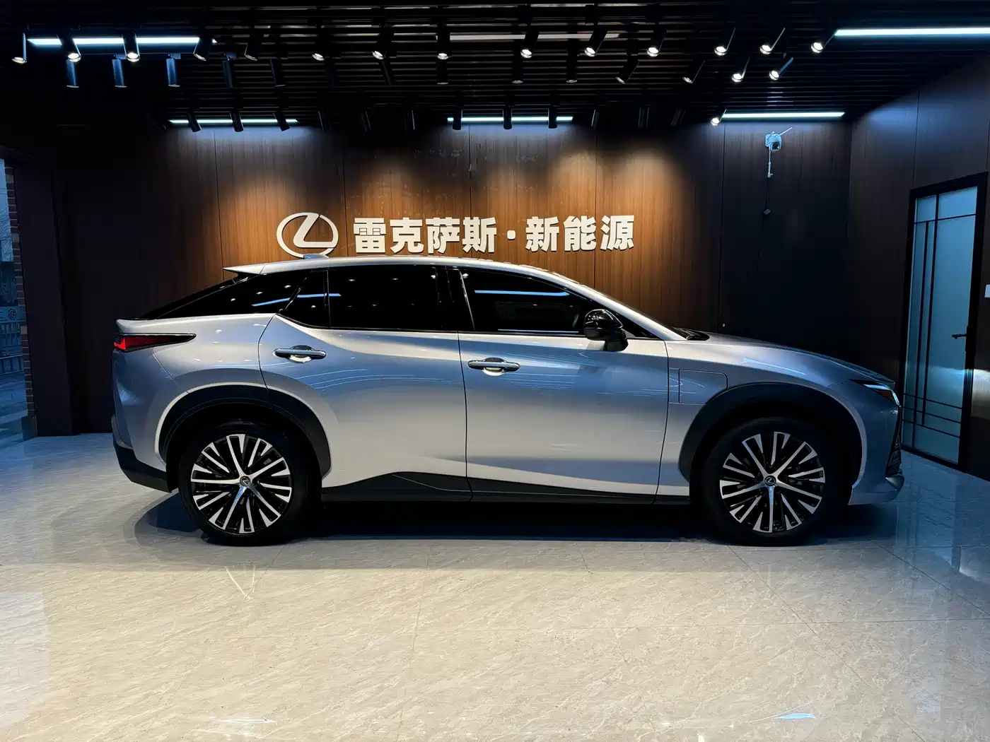 Lexus RZ 2023 2023 450e 4WD Deluxe