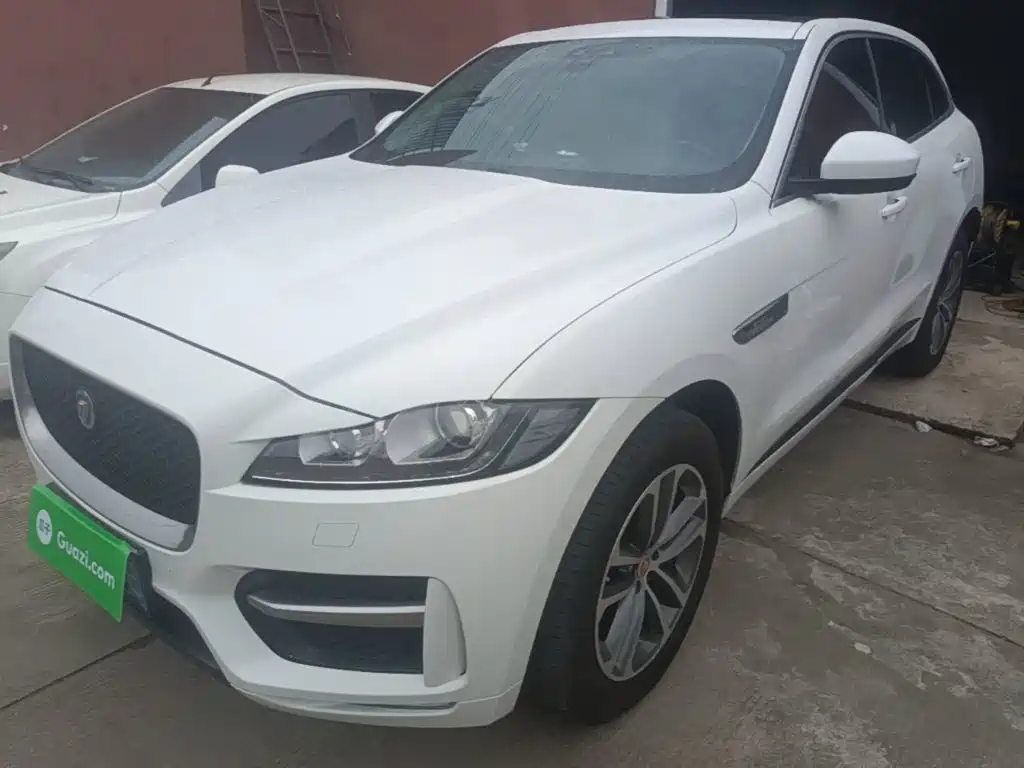 Фото 1 - Jaguar F-PACE
