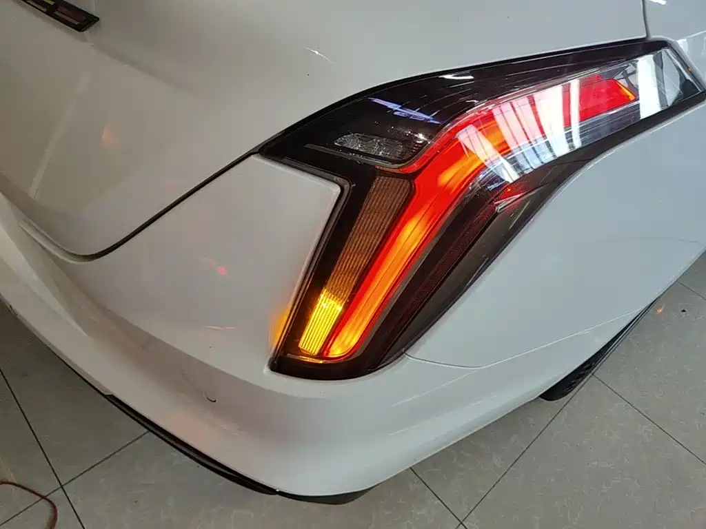 Cadillac CT4 2022 2022 28T Fashion Style