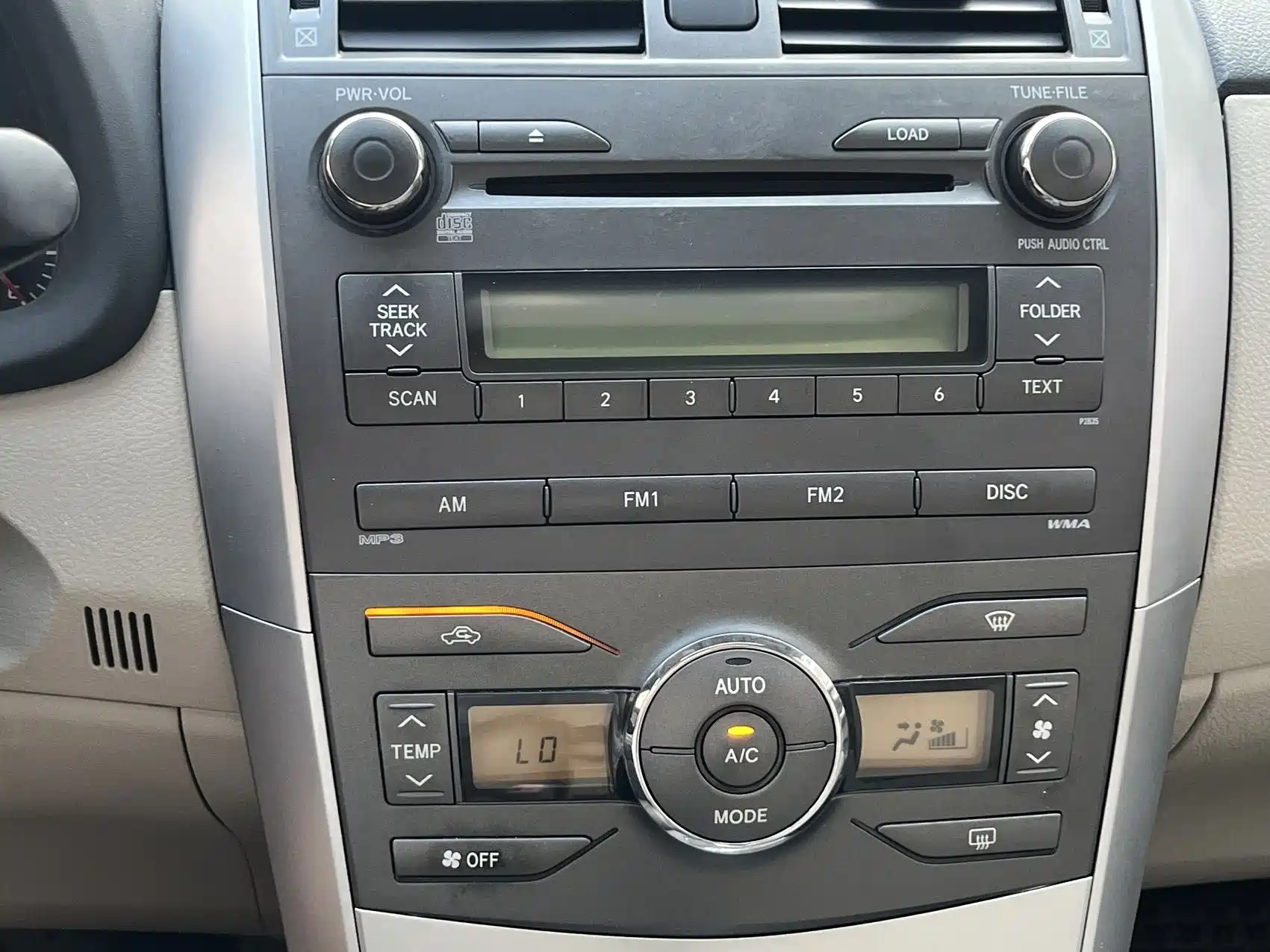 Фото 7 - Toyota Corolla