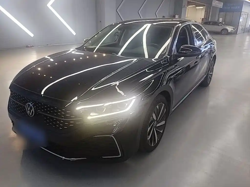 Volkswagen Passat 2022 330TSI Starlight Luxury Edition