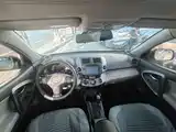 Фото 8 - Toyota RAV4