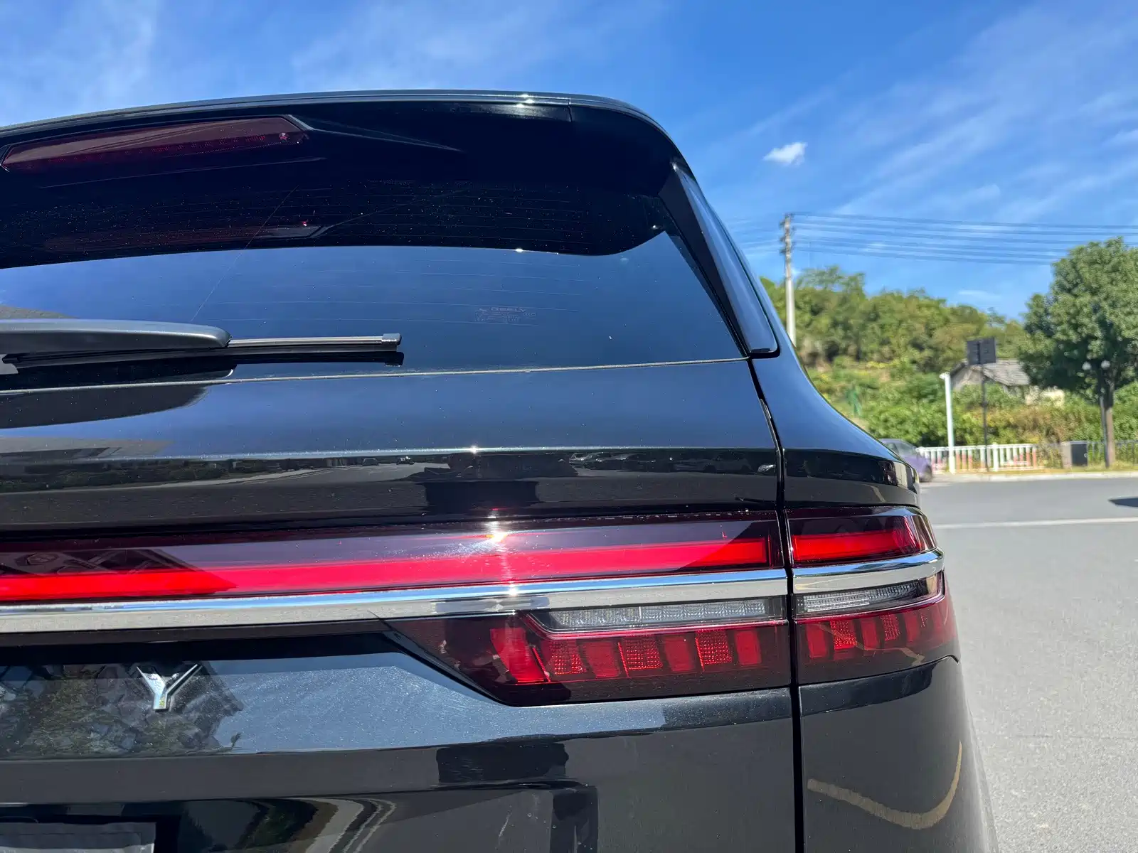Фото 6 - Geely Monjaro