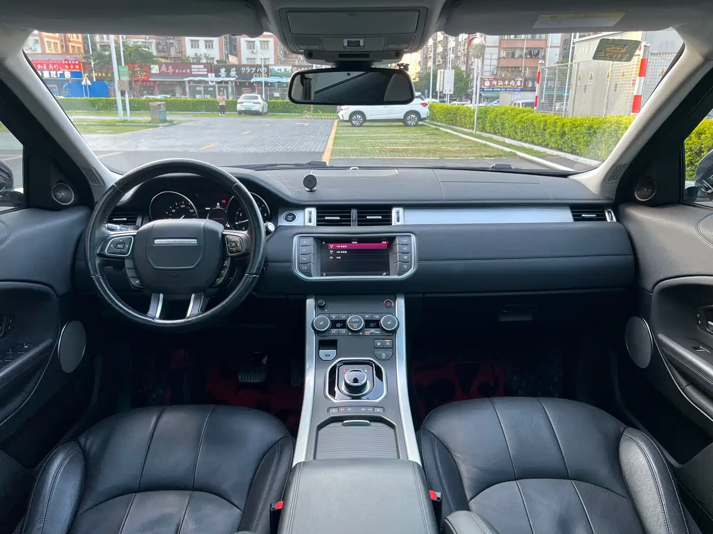 Photo 19 - Land Rover Range Rover Evoque