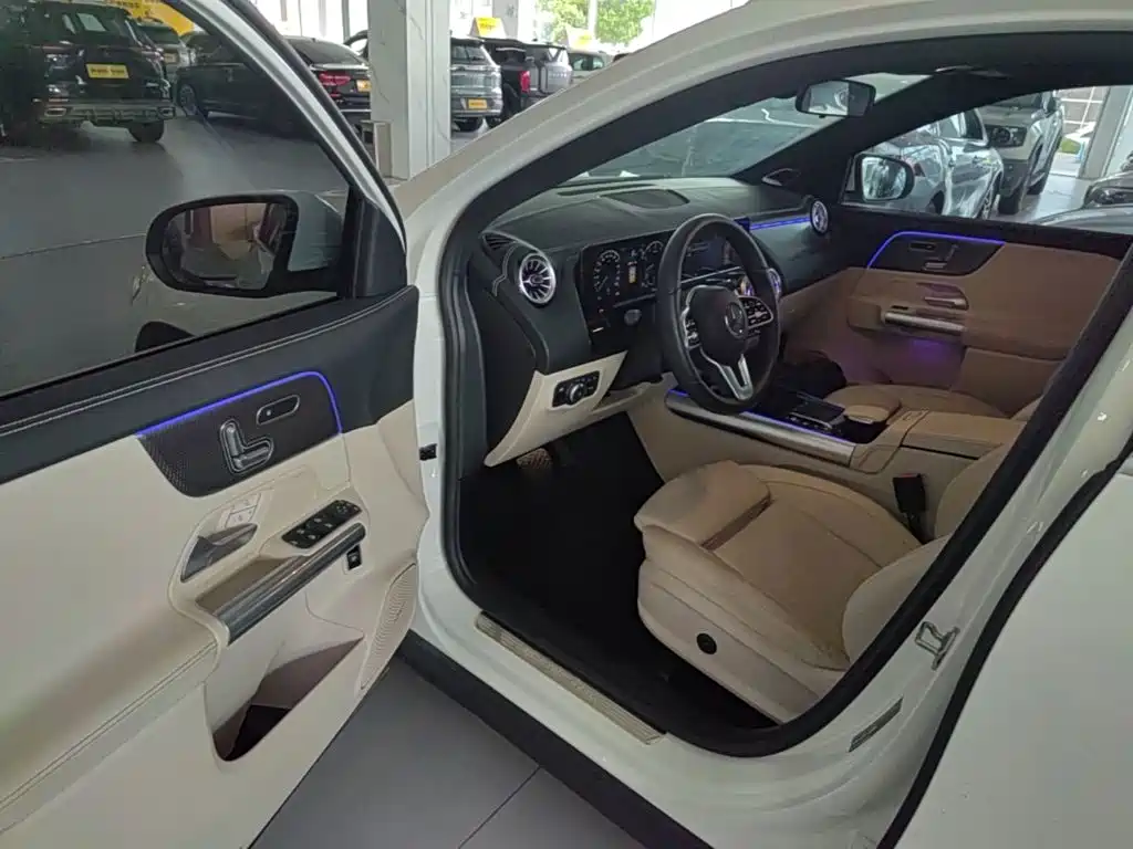 Mercedes-Benz GLA 2024 2023 GLA 220