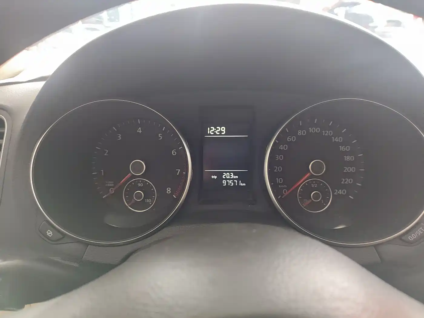 Volkswagen Golf 2011 1.6 Auto Luxury Edition фото 5