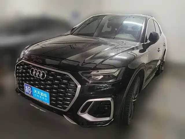 Audi Q5L Sportback 2021 40 TFSI Luxury — фото 1