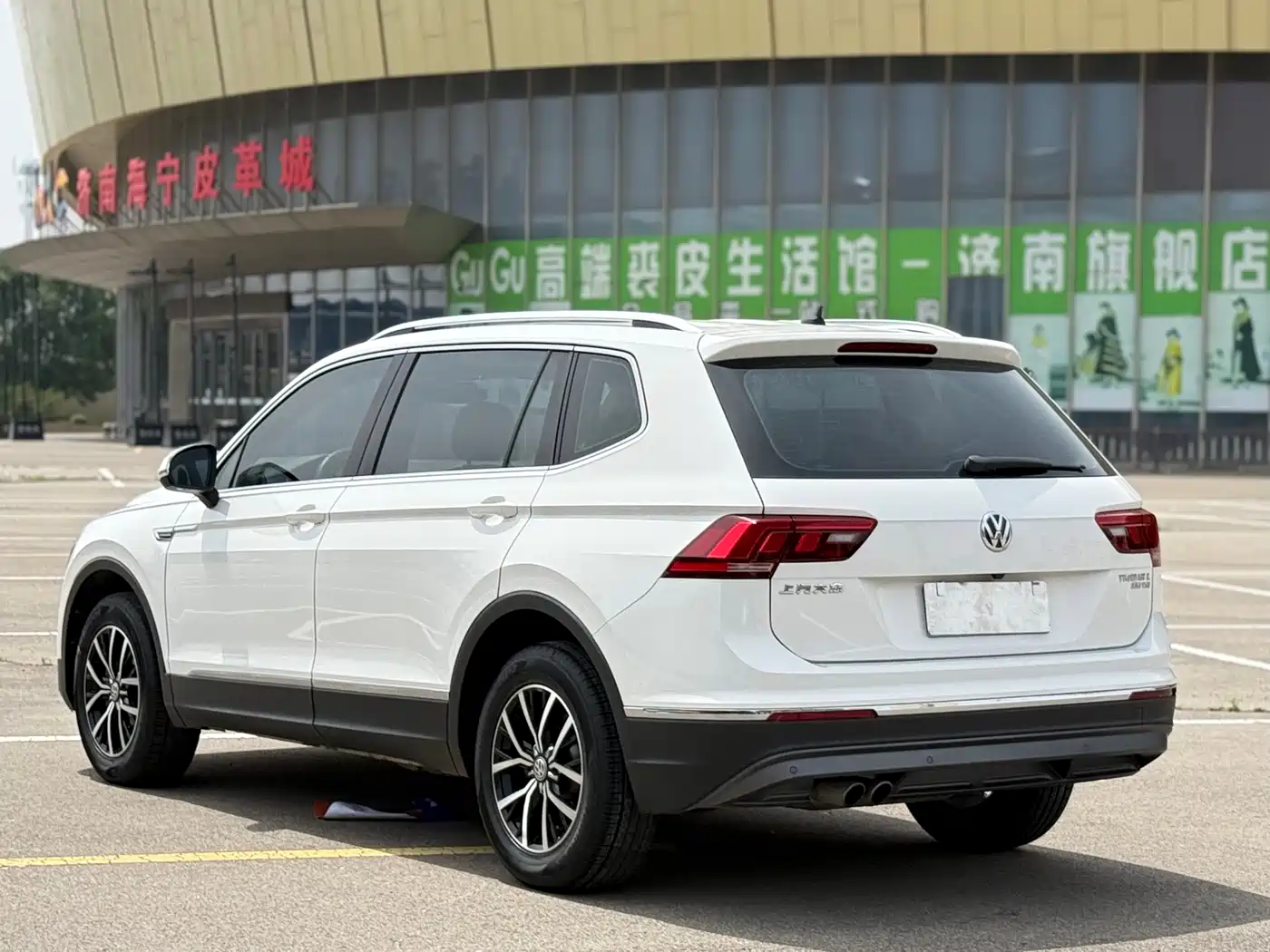Volkswagen Tiguan L 2018 Facelift 330TSI Automatic 2WD Luxury Edition фото 9