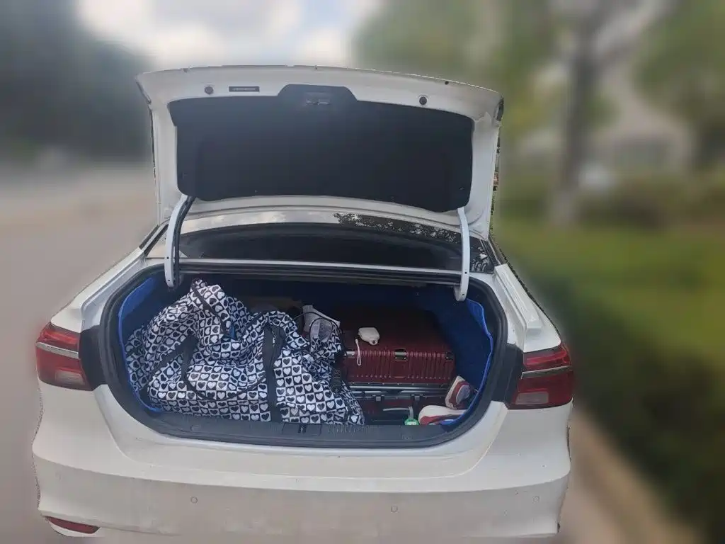 Roewe i6 2022 2020 PLUS 1.6L CVT 4G Connected Glory Flagship Edition