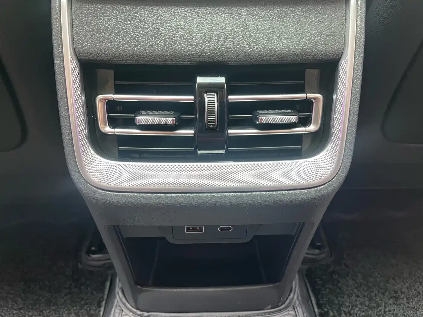 Hongqi H6 2024 Model 2.0T Elegance Edition фото 28