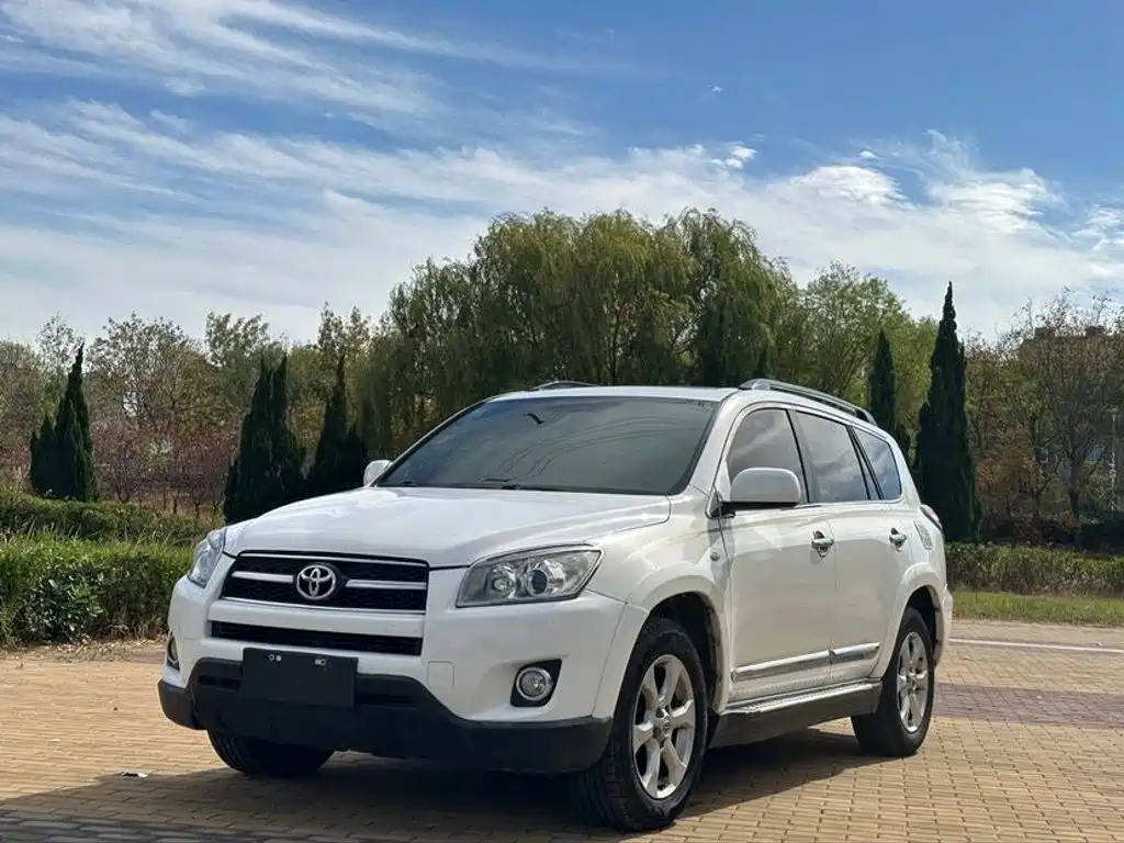 صورة 1 - Toyota RAV4