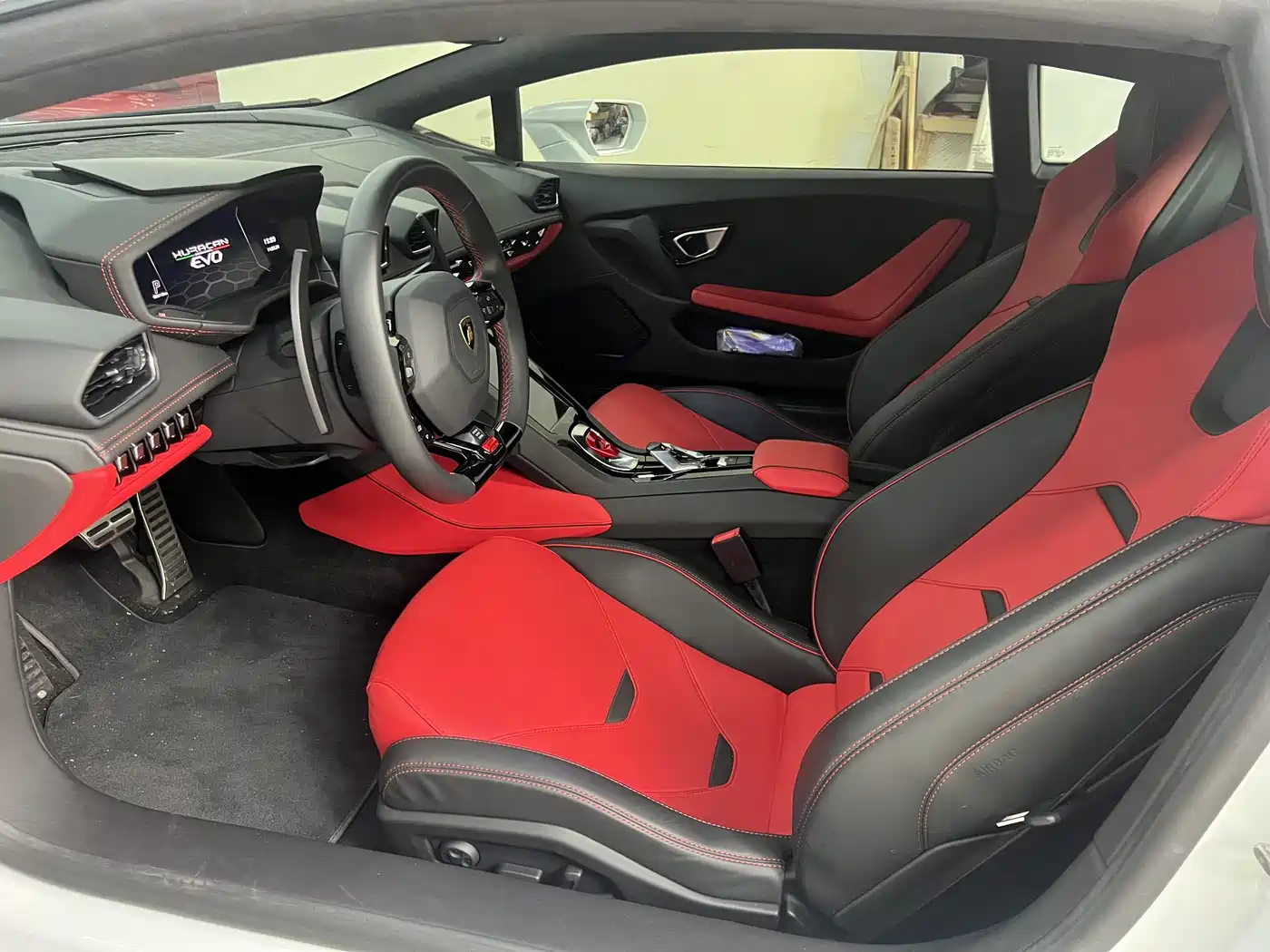 LAMBORGHINI HURACÁN