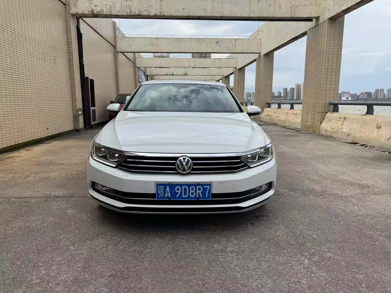 صورة 2 - Volkswagen Magotan