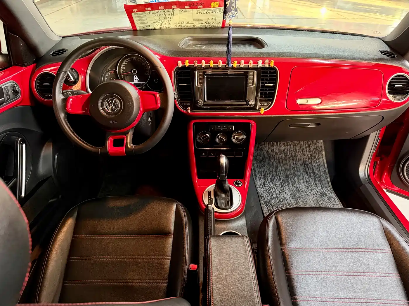 Volkswagen Beetle 2017 180TSI Style фото 8