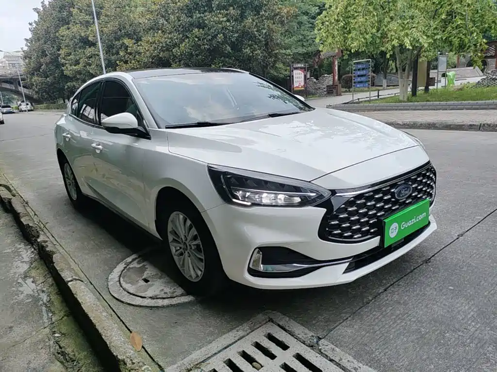 Фото 4 - Ford Focus